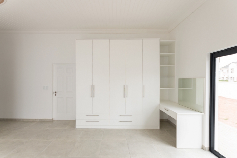 3 Bedroom Property for Sale in Brittania Beach Estate Western Cape